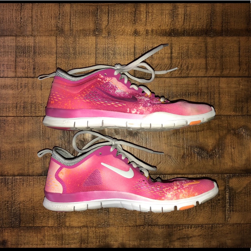 ✨Pink nike free run✨